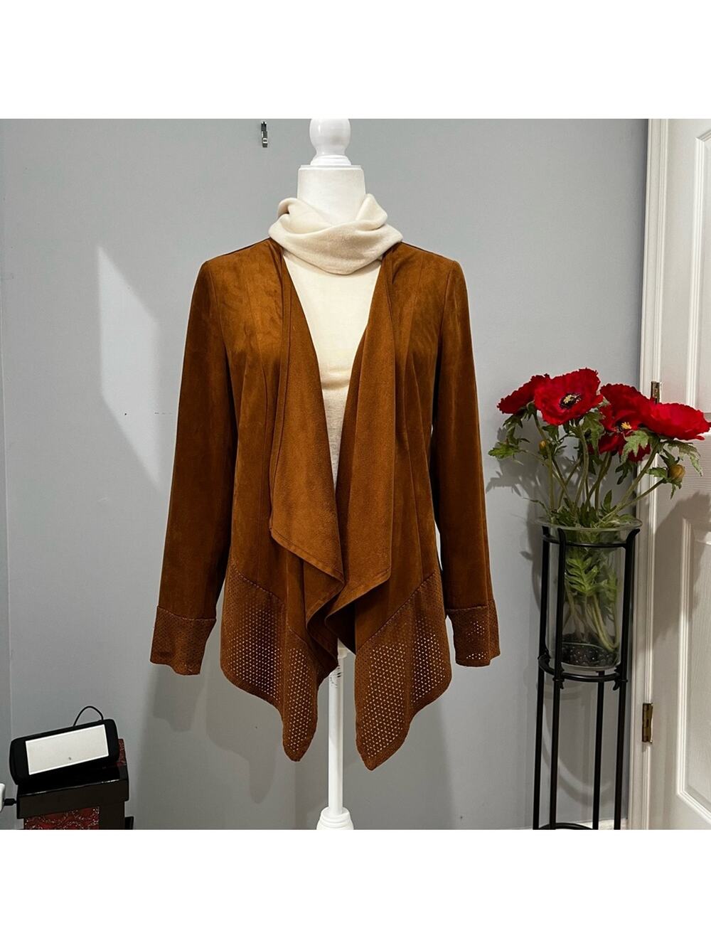 NEW Chicos Microsuede Perforated Flutter Drape Oversized Open Jacket Brown Tan 0